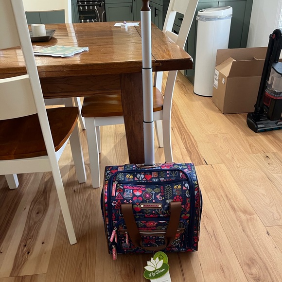 NWT- Lily Bloom rolling carry on bag. - Picture 8 of 12